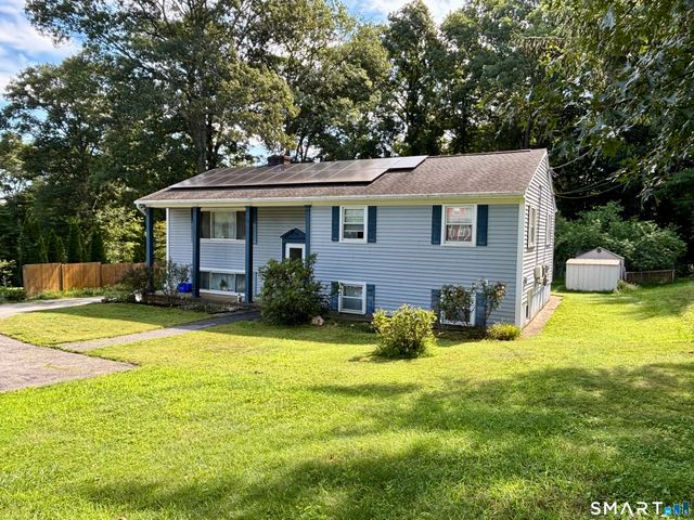 32 Pollys Lane, Montville, CT 06382