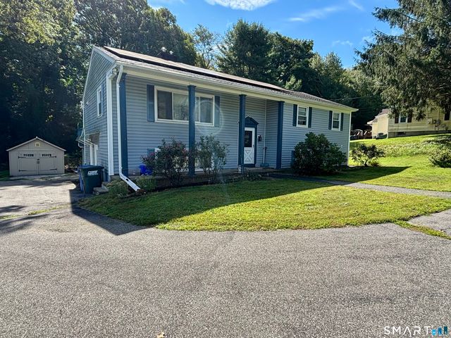 32 Pollys Lane, Montville, CT 06382