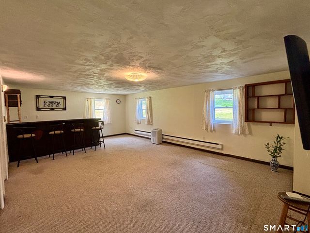 32 Pollys Lane, Montville, CT 06382