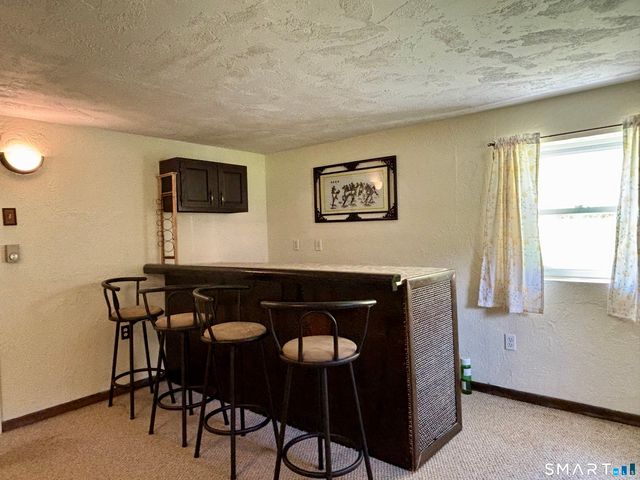 32 Pollys Lane, Montville, CT 06382