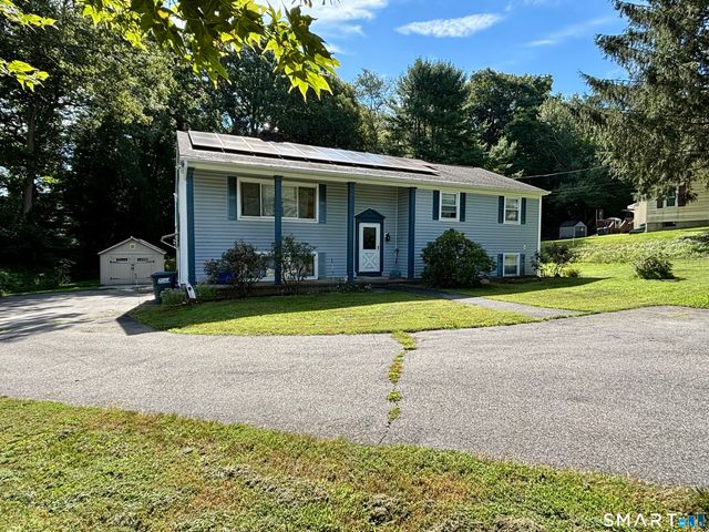 32 Pollys Lane, Montville, CT 06382