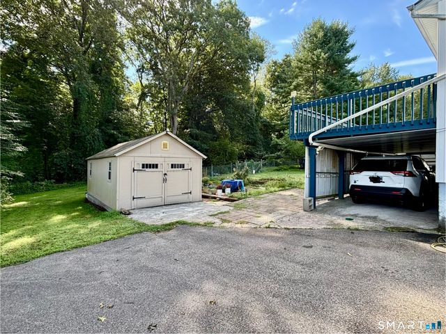 32 Pollys Lane, Montville, CT 06382