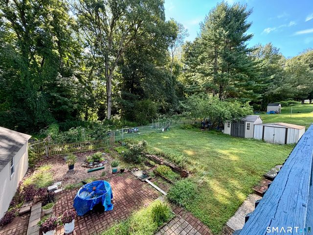 32 Pollys Lane, Montville, CT 06382