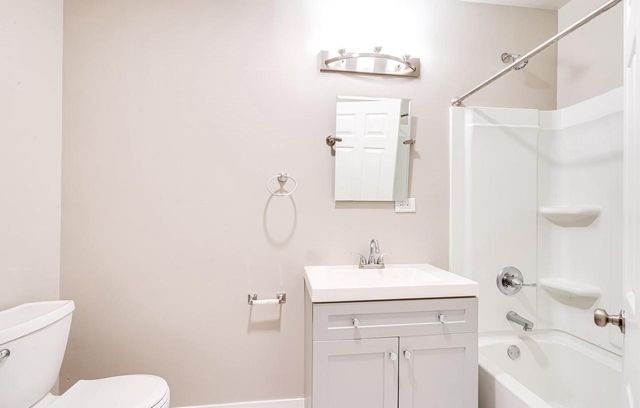 407 E IRVING AVENUE, Oshkosh, WI 54901