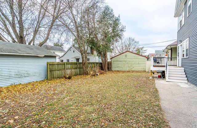 407 E IRVING AVENUE, Oshkosh, WI 54901