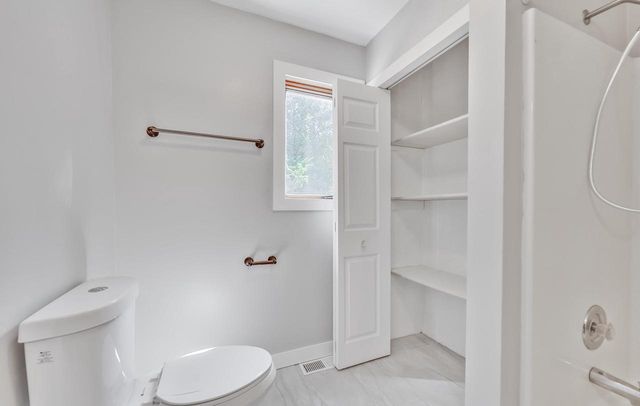 407 E IRVING AVENUE, Oshkosh, WI 54901