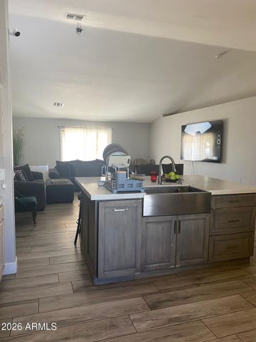 8313 W MULBERRY Drive N, Phoenix, AZ 85037