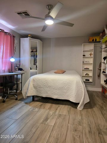 8313 W MULBERRY Drive N, Phoenix, AZ 85037