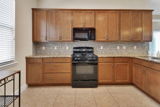 423 TISBURY COURT, Deland, FL 32724