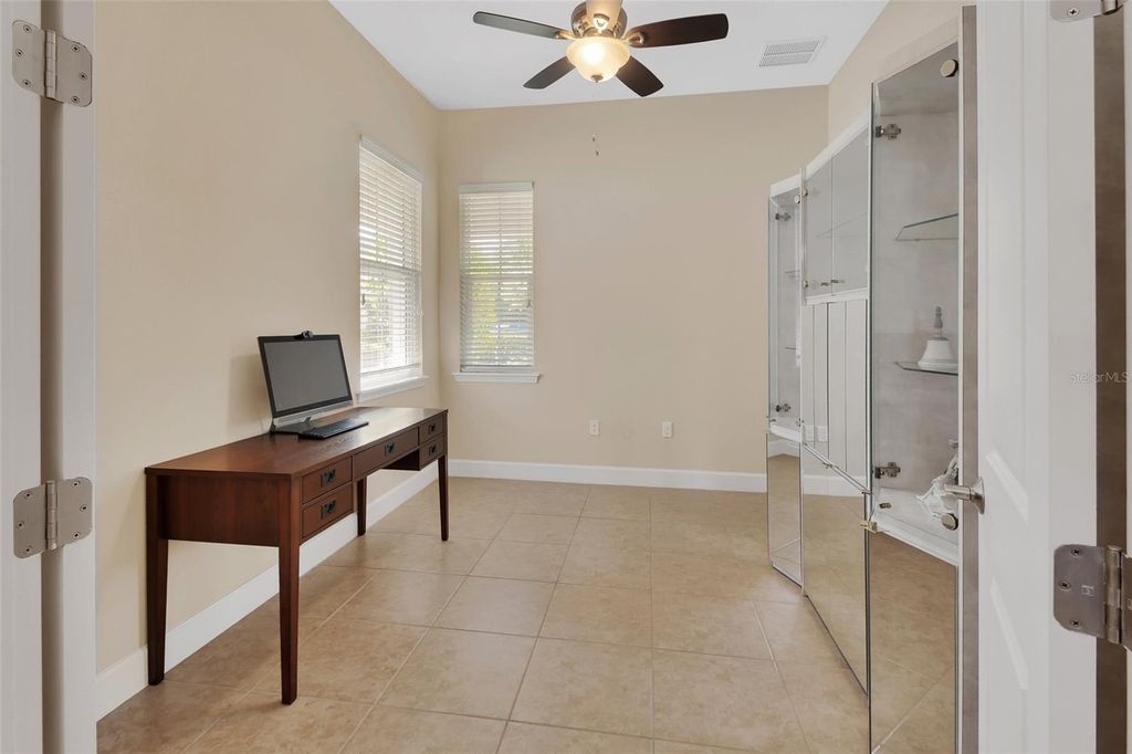 Image 12 of property listing at 423 TISBURY COURT, Deland, FL 32724