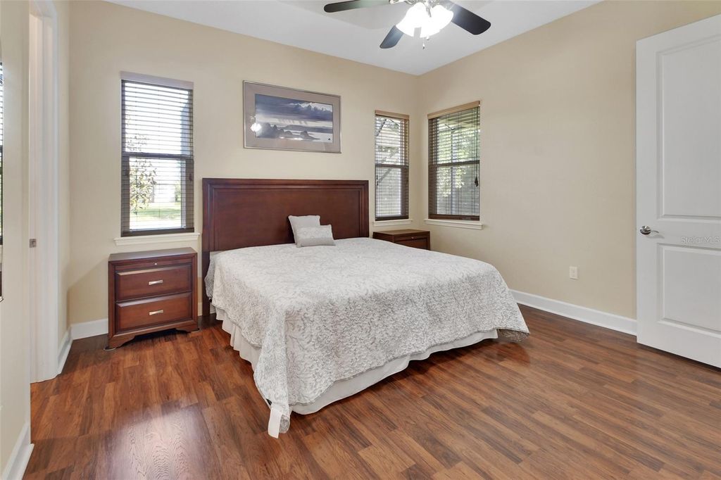 Image 15 of property listing at 423 TISBURY COURT, Deland, FL 32724