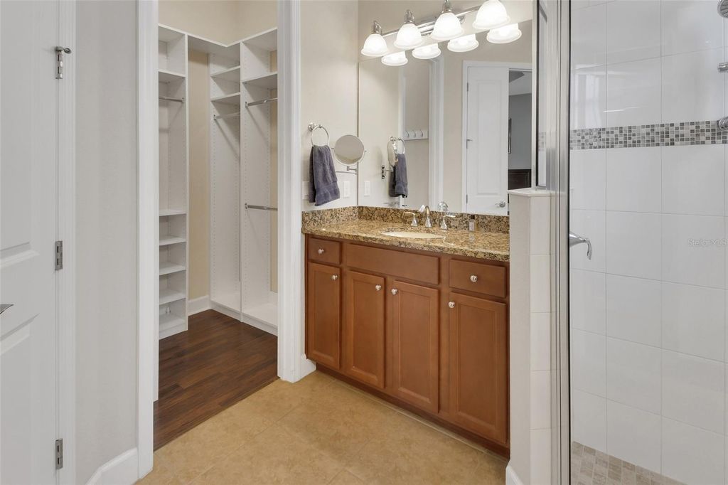 Image 19 of property listing at 423 TISBURY COURT, Deland, FL 32724