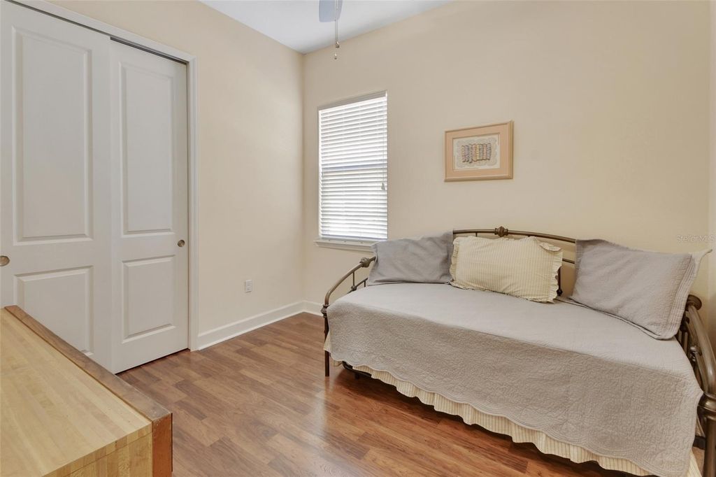 Image 22 of property listing at 423 TISBURY COURT, Deland, FL 32724