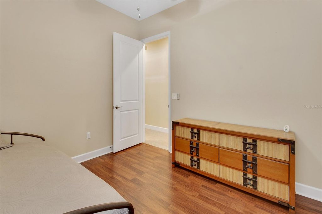 Image 23 of property listing at 423 TISBURY COURT, Deland, FL 32724