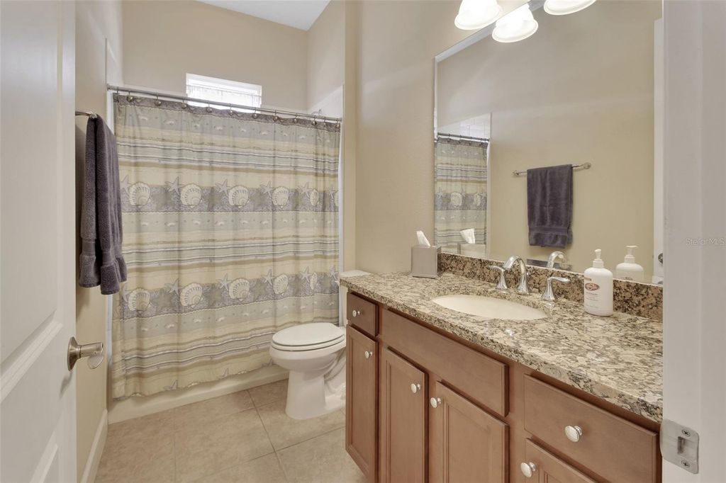 Image 24 of property listing at 423 TISBURY COURT, Deland, FL 32724