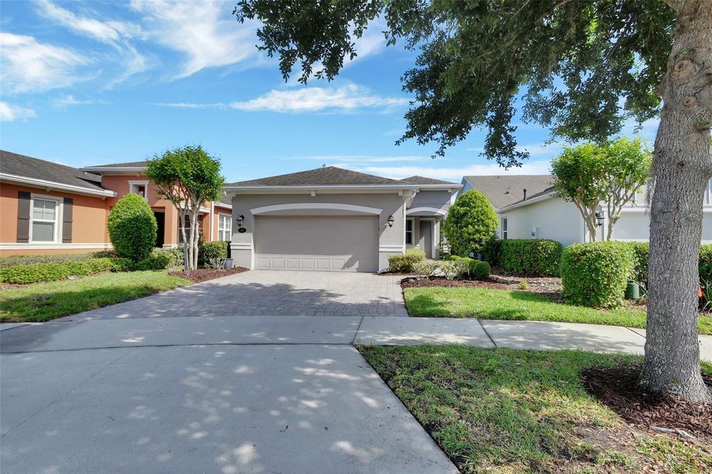 Image 35 of property listing at 423 TISBURY COURT, Deland, FL 32724