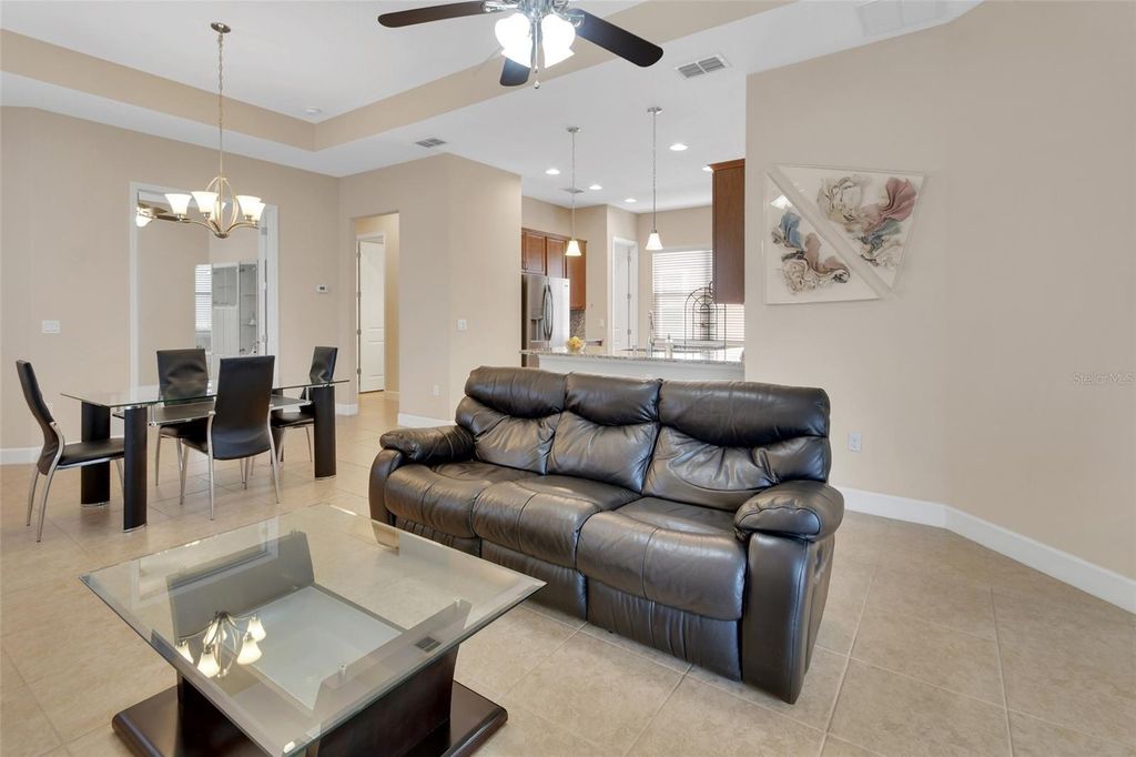 Image 5 of property listing at 423 TISBURY COURT, Deland, FL 32724