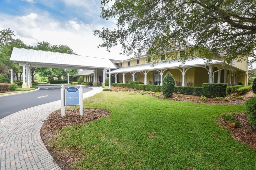 Image 45 of property listing at 423 TISBURY COURT, Deland, FL 32724