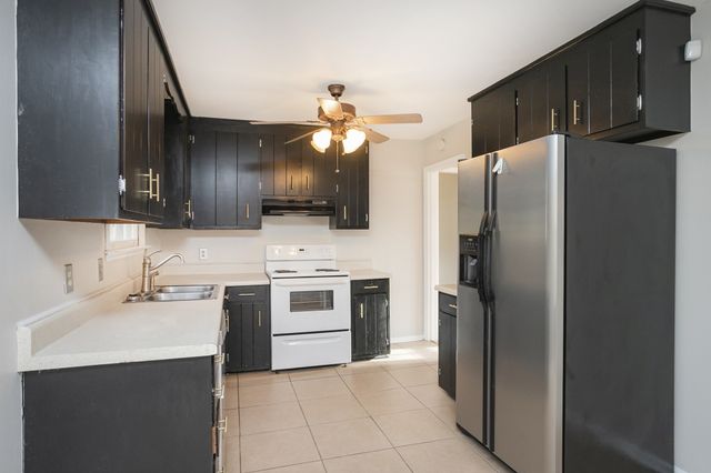 610 Ashley Ct, Nashville, TN 37211