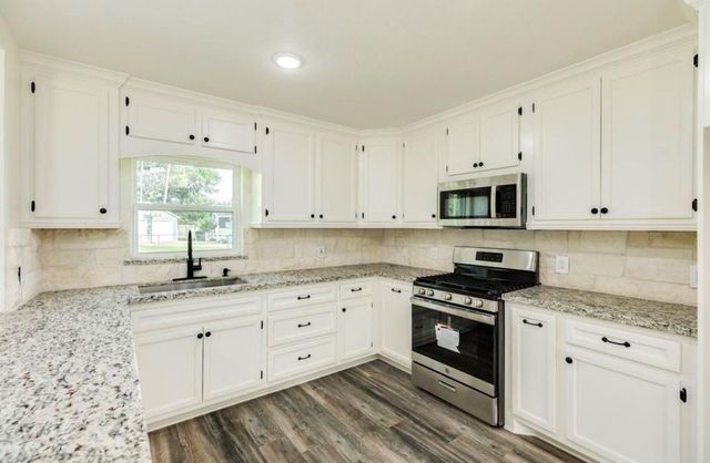 1200 Gifford Lane, Angleton, TX 77515