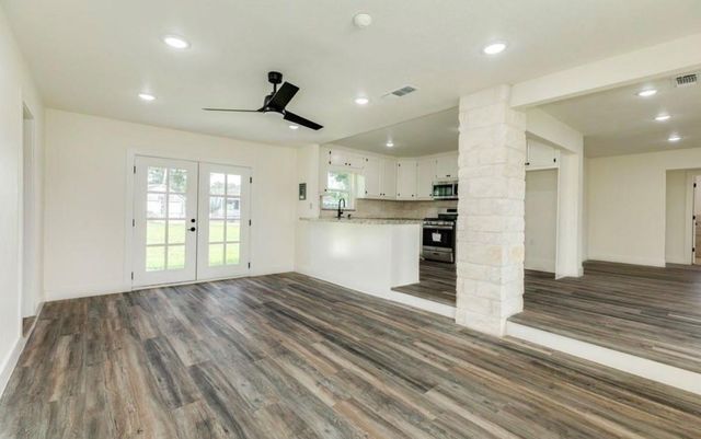 1200 Gifford Lane, Angleton, TX 77515