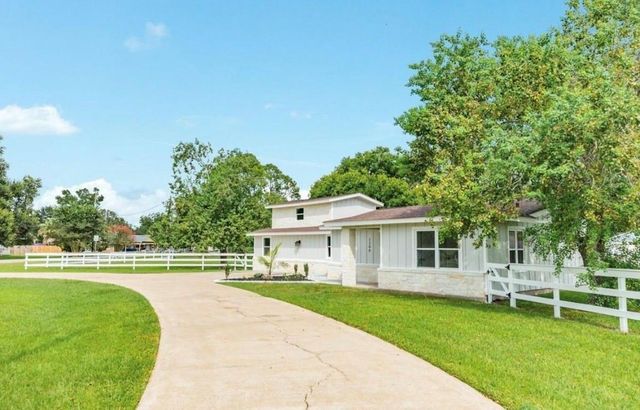 1200 Gifford Lane, Angleton, TX 77515