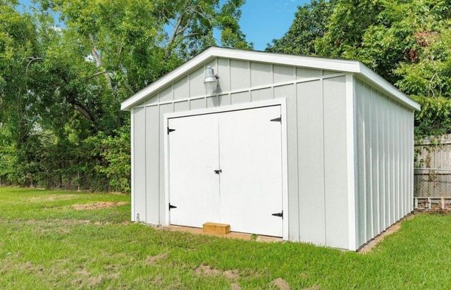 1200 Gifford Lane, Angleton, TX 77515