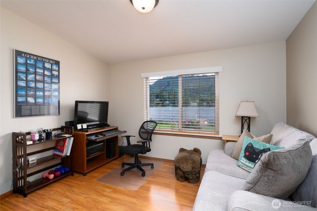 24160 N West View Road, Mount Vernon, WA 98274
