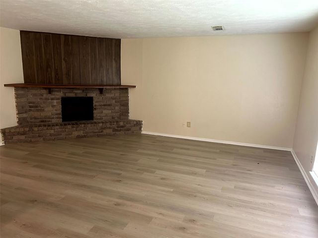 5018 Ridgecreek Drive, Houston, TX 77053