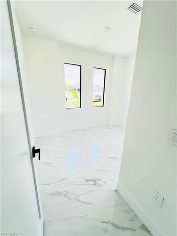 1422 NE 20th ST, Cape Coral, FL 33909