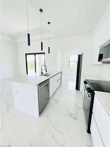 1422 NE 20th ST, Cape Coral, FL 33909