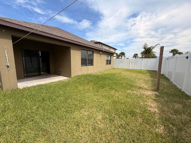 5306 Entertainment Way, Fort Pierce, FL 34947