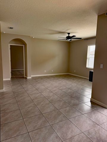 5306 Entertainment Way, Fort Pierce, FL 34947