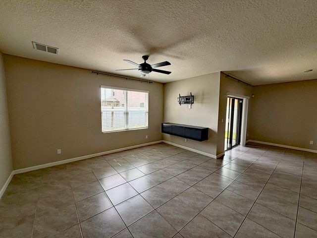 5306 Entertainment Way, Fort Pierce, FL 34947