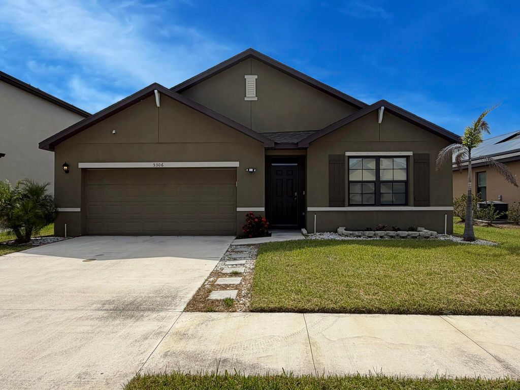 5306 Entertainment Way, Fort Pierce, FL 34947