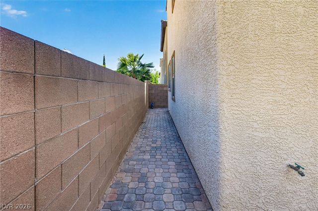 5050 Fiery Sky Ridge Street, Las Vegas, NV 89148