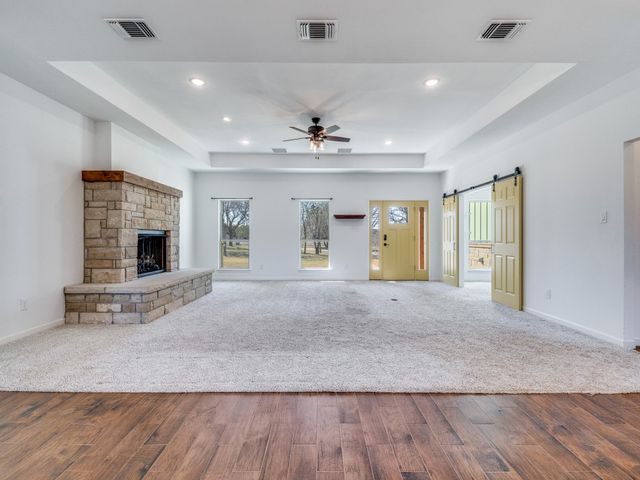 1079 Mountain Bluebird Court, Graford, TX 76449