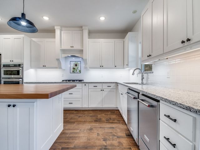 1079 Mountain Bluebird Court, Graford, TX 76449