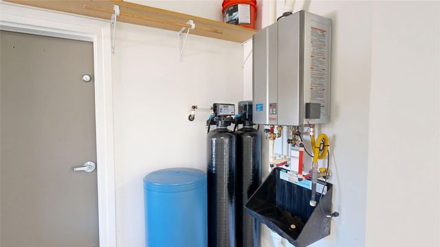 1079 Mountain Bluebird Court, Graford, TX 76449