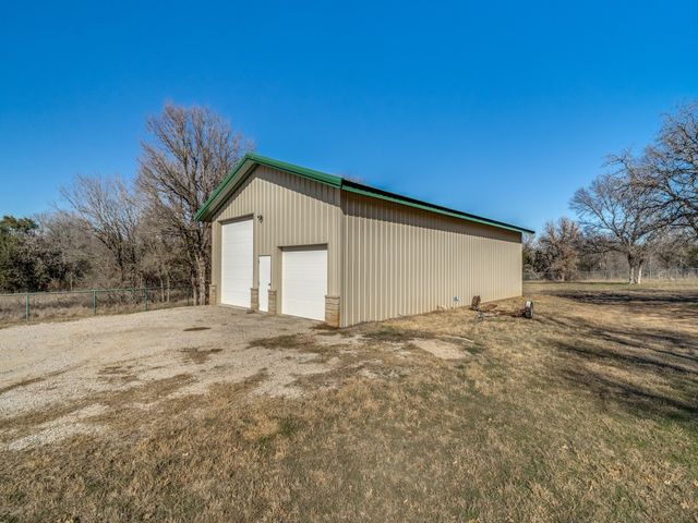 1079 Mountain Bluebird Court, Graford, TX 76449