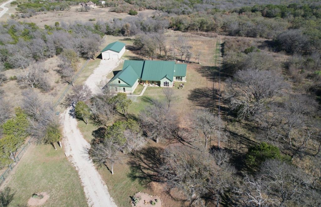 1079 Mountain Bluebird Court, Graford, TX 76449