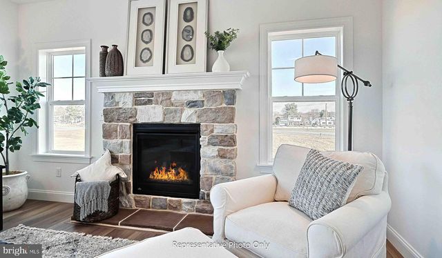 14 WALTON HILL CIR, Lititz, PA 17543
