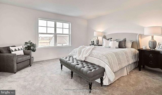 14 WALTON HILL CIR, Lititz, PA 17543
