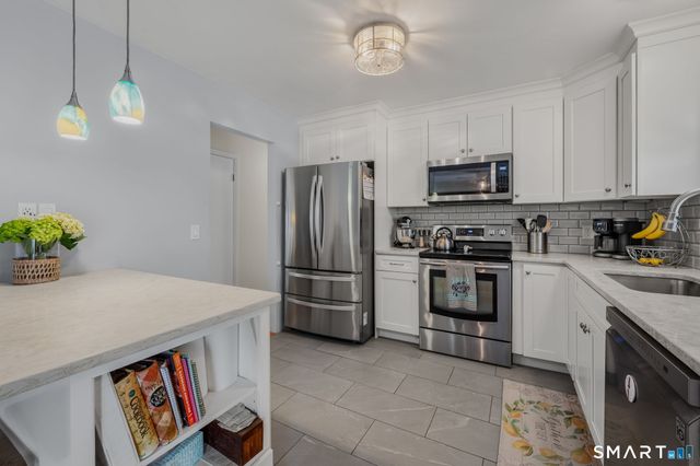 541 Groton Long Point Road, Groton, CT 06340