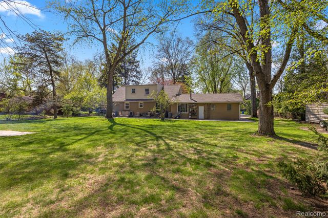 214 N Evangeline Street, Dearborn Heights, MI 48127