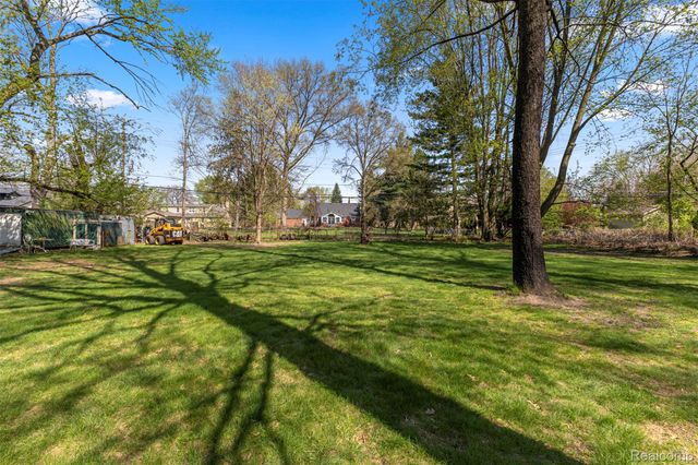 214 N Evangeline Street, Dearborn Heights, MI 48127