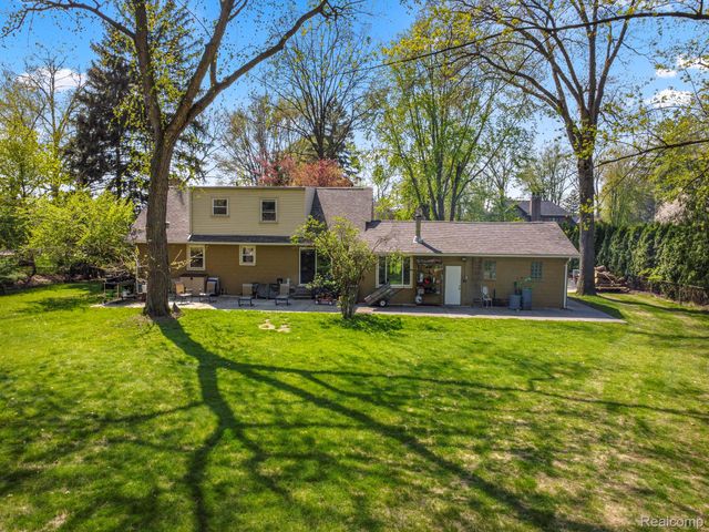 214 N Evangeline Street, Dearborn Heights, MI 48127
