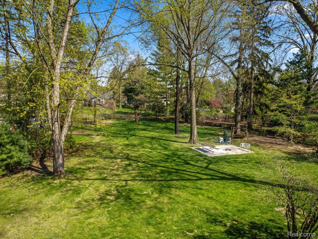 214 N Evangeline Street, Dearborn Heights, MI 48127