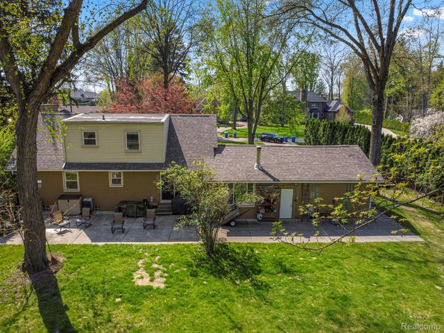 214 N Evangeline Street, Dearborn Heights, MI 48127