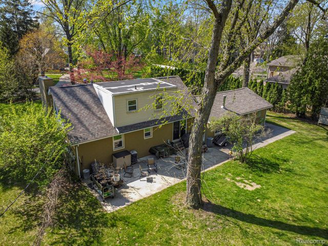 214 N Evangeline Street, Dearborn Heights, MI 48127
